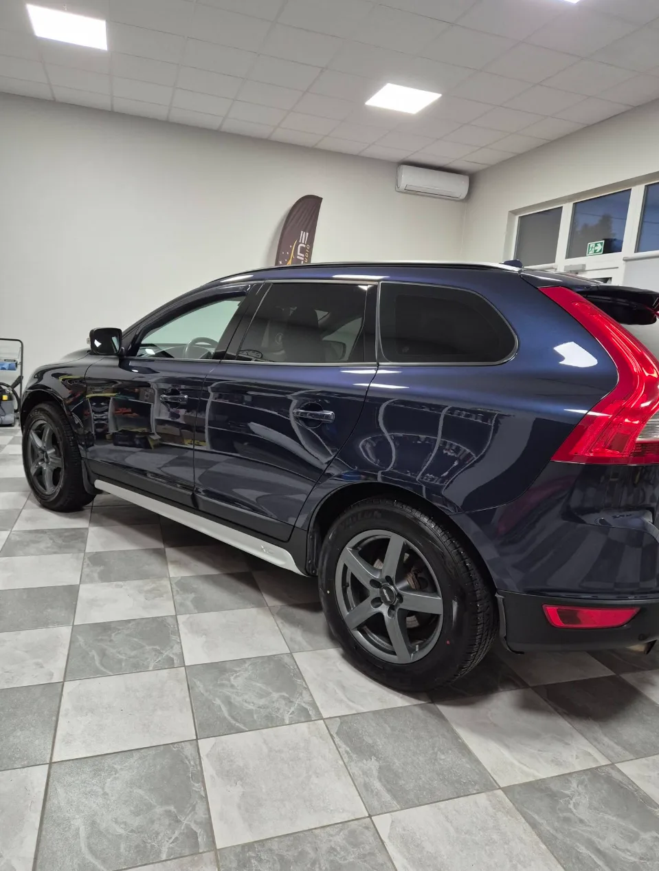 Volvo XC60 šviesioje AutoLine salėje
